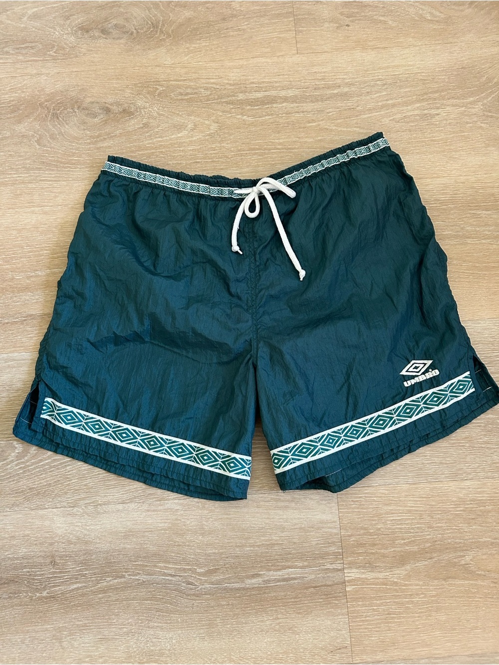 Umbro Men's Large Green Shorts